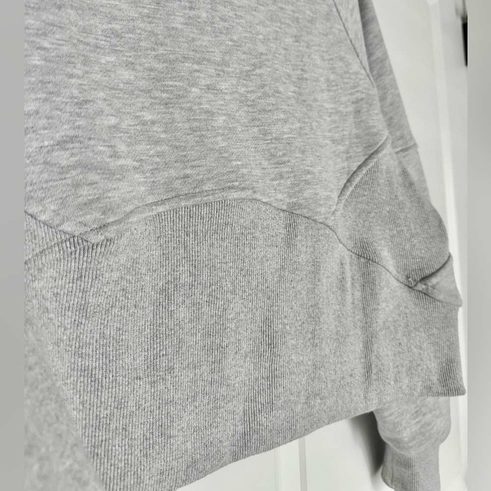 AEMI + CO Light Gray Dove Funnel Neck Half Zip Activewear Crop Sweatshirt - Picture 8 of 9